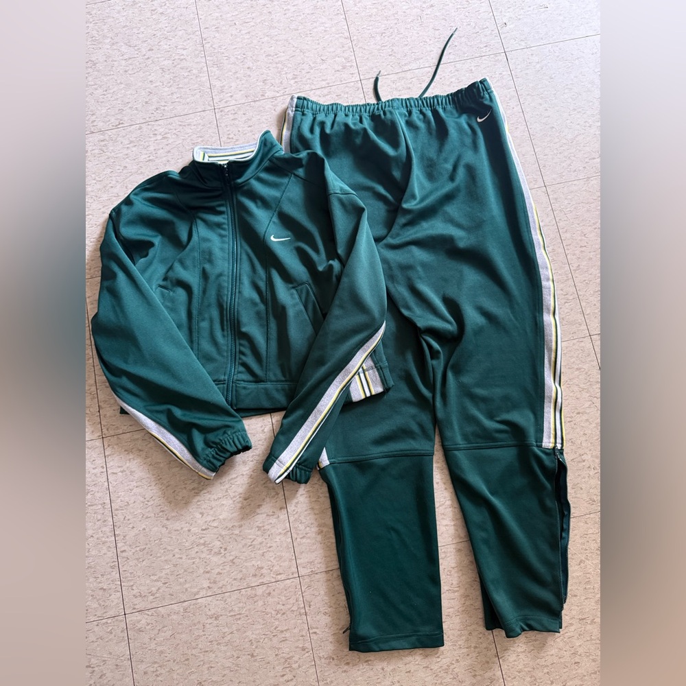 Women’s 90s Nike Tracksuit